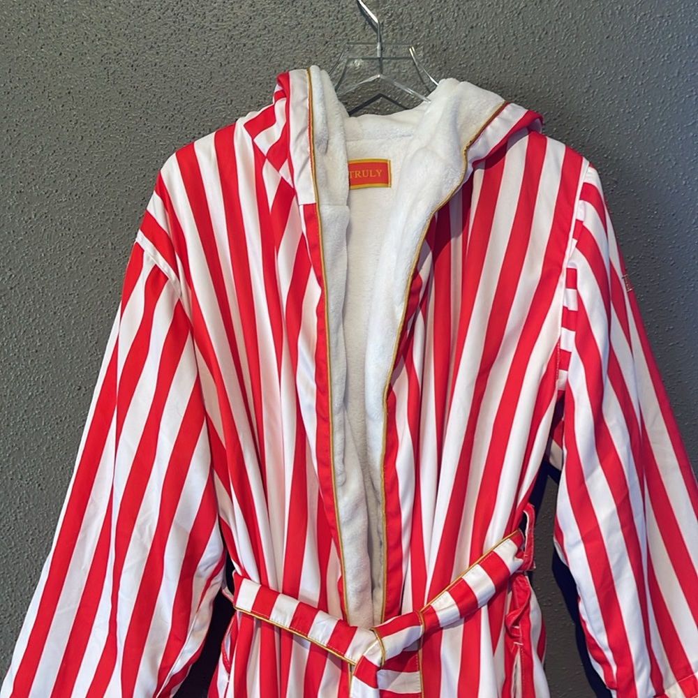 Truly Signature VIP Collection Bath Robe - Picture 8 of 14